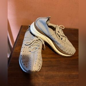 OTBT Sneakers Silver Size 7.5 EUC!